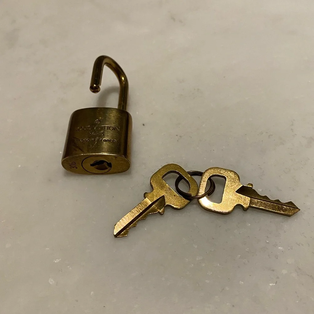 COPY - Louis Vuitton Brass Lock & Key Set - Picture 16 of 16